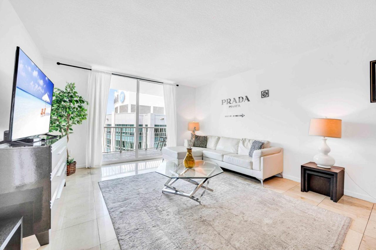 Modern 1 Bed In The Heart Of Brickell With Free Parking Apartment ไมอามี ภายนอก รูปภาพ