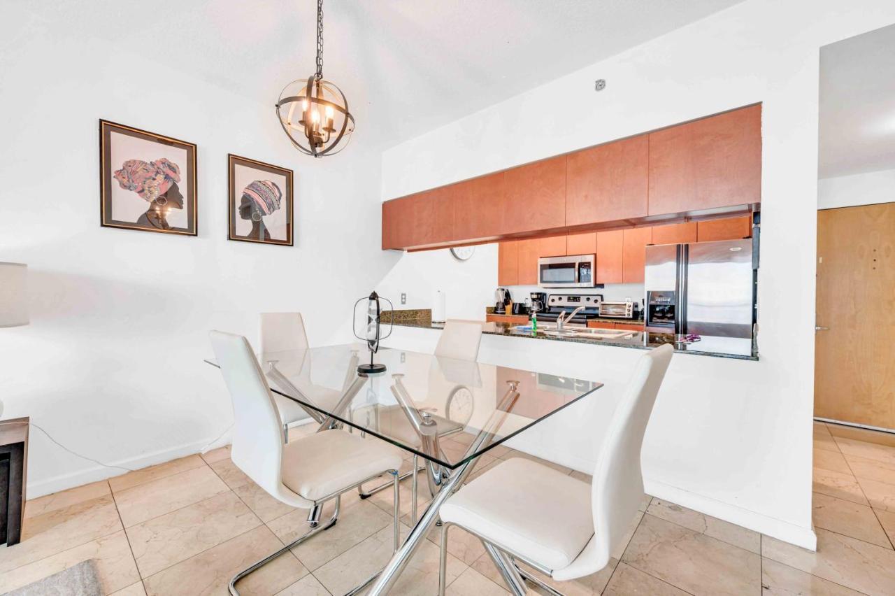 Modern 1 Bed In The Heart Of Brickell With Free Parking Apartment ไมอามี ภายนอก รูปภาพ
